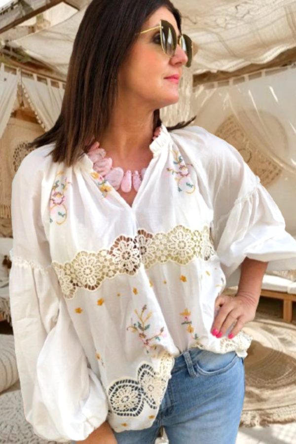 NICHÉ hímzett PAMUT BLÚZ csipkével